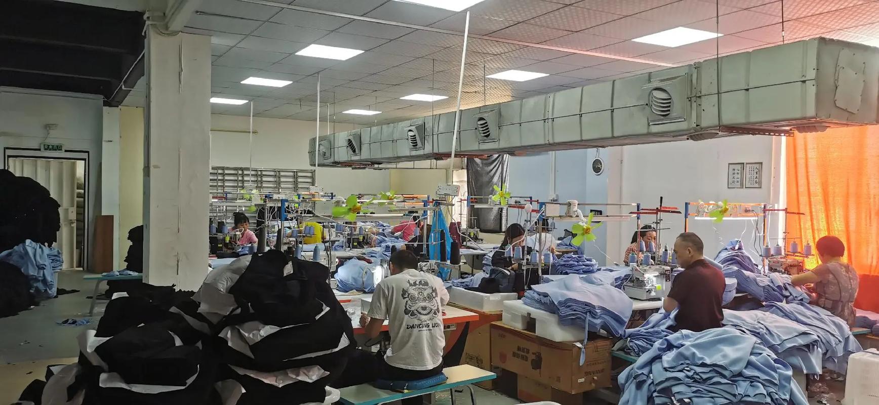 带你走进服装厂 车间实拍，揭秘服装服饰零售的源头