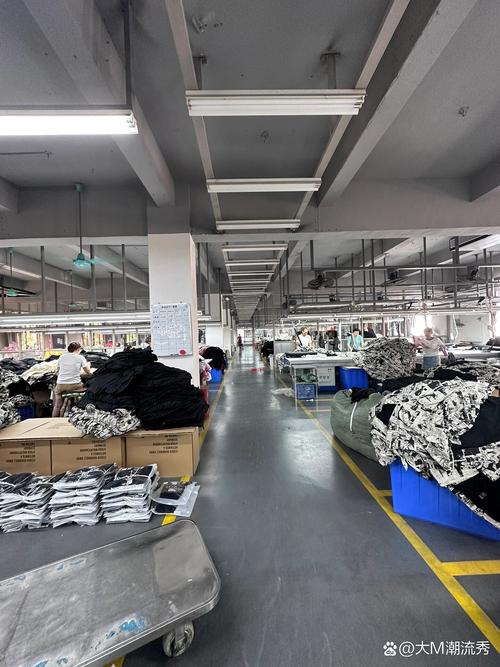 服装工厂实拍 从源头起订，100件起轻松开启服装零售