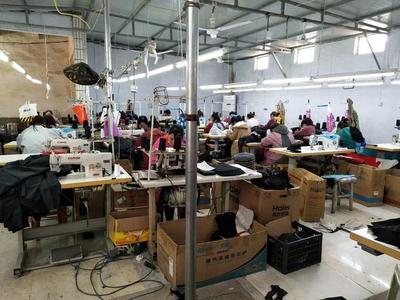 农村小伙返乡创业开服装厂 留守妇女家门口就业月入三千