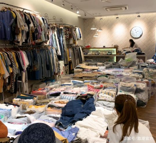 服装批发市场的新服装人 有生意有生活，照赚100万